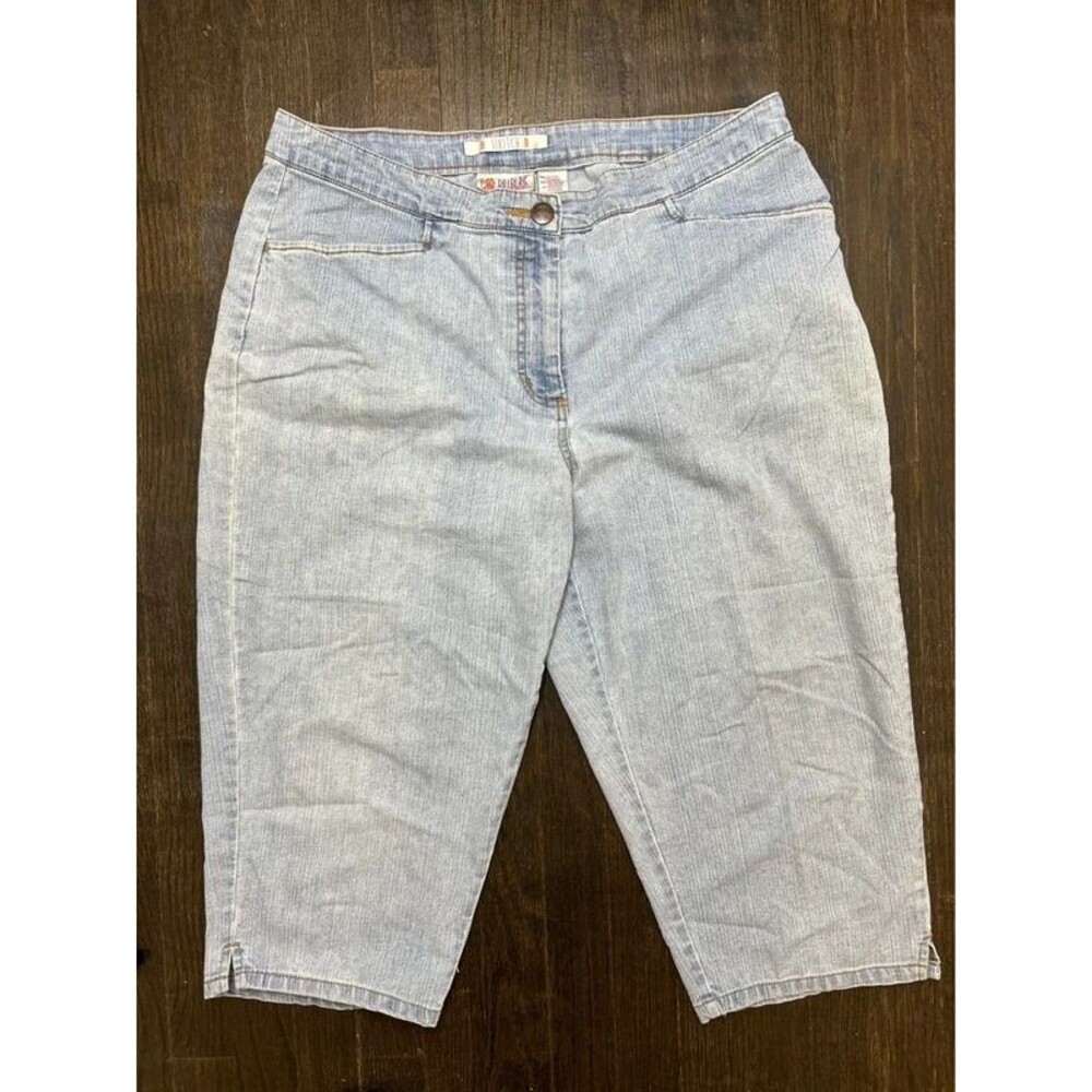 Vintage 90s Bill Blass Women’s Light Wash Denim High Waist Capri Jean 14P
